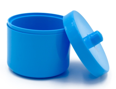 Kutijica za zubnu protezu s poklopcem u plavoj boji